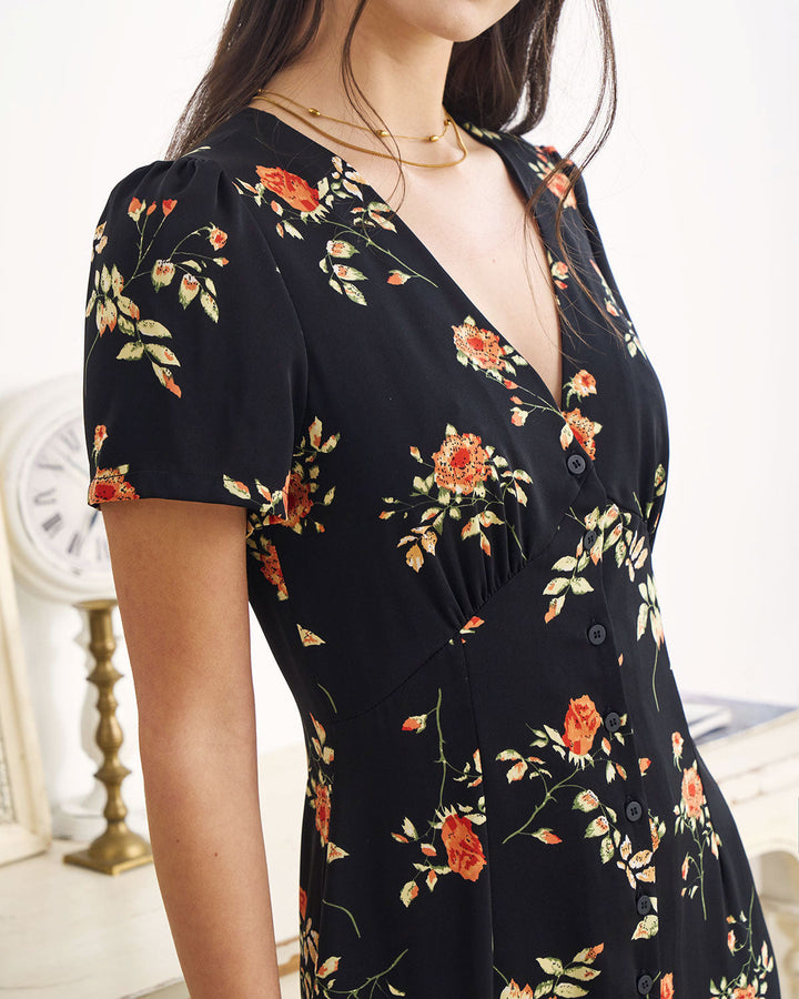 Hannah | Robe noire à col en V et manches courtes