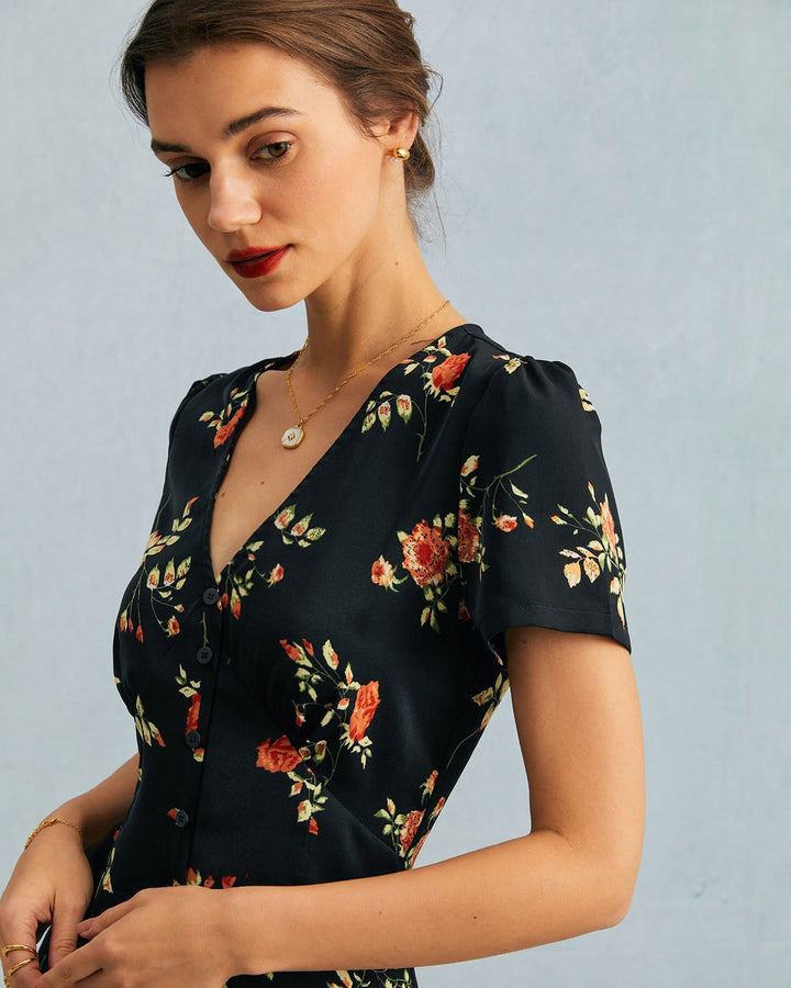 Hannah | Robe noire à col en V et manches courtes